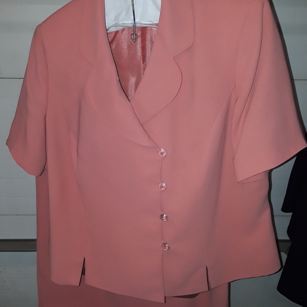 Le Suit Spring/Summer Coral 2pc Suit, 20W